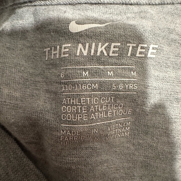Nike Tee - Picture 1 of 3